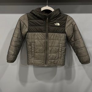 North Face Mount Chimbo Reversible Hooded Jacket. Gray / Black Sz. 6